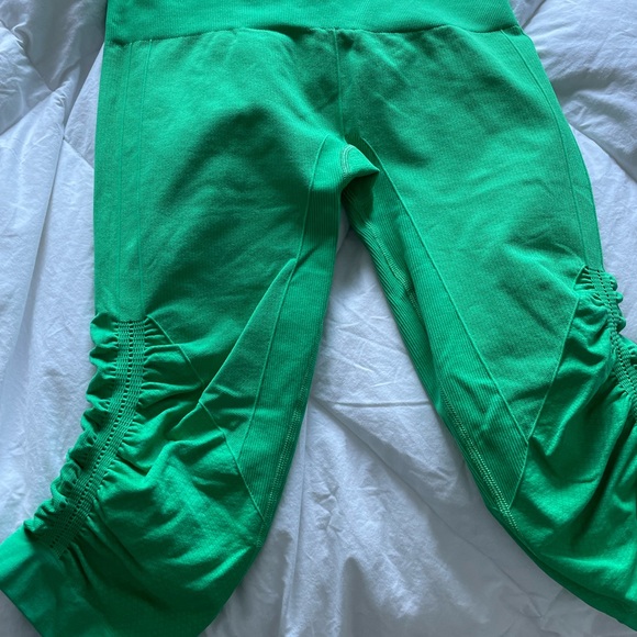 Lululemon Capri pants - Picture 5 of 5